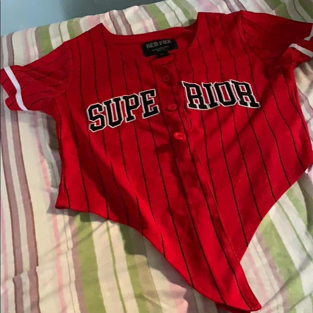 Red shirt - Picture 2 of 2